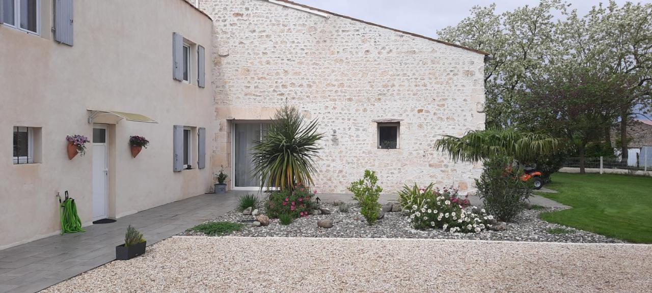 Chambres D'Hote Maeva Balanzac Exterior foto